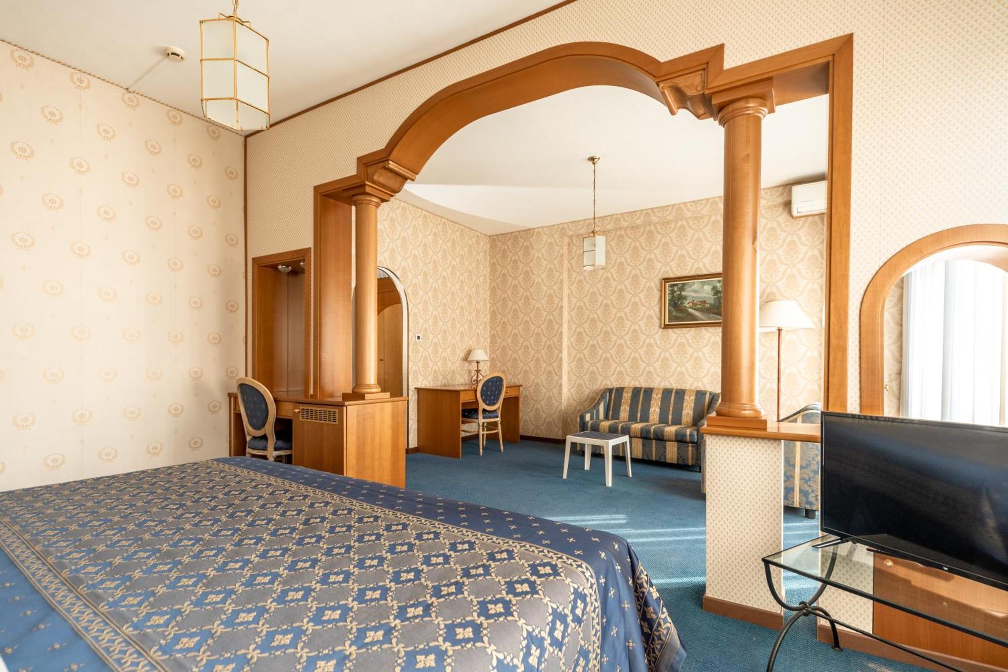 Grand Torino Hotel 4*